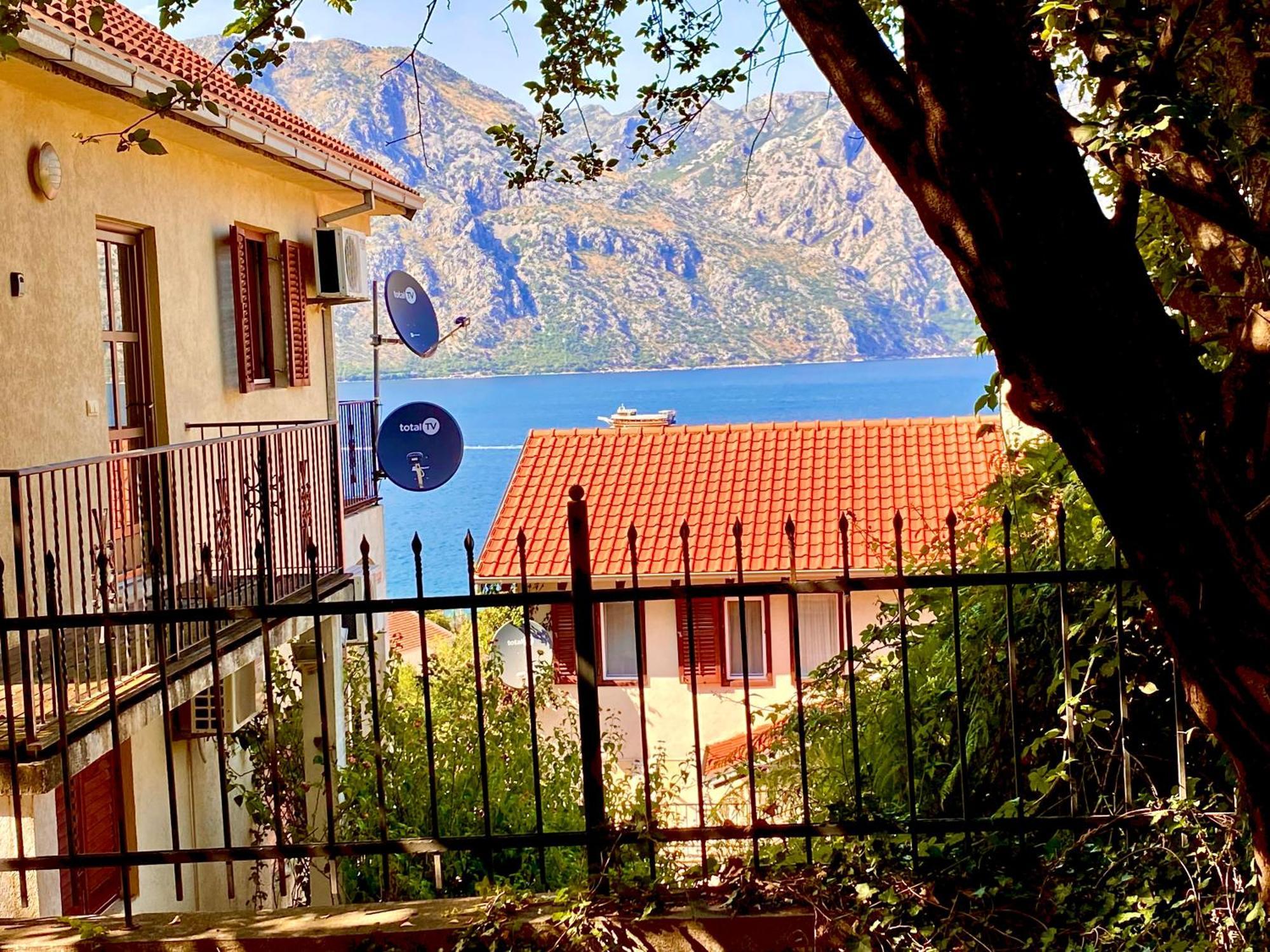 Villa Svetlana Prčanj Eksteriør billede
